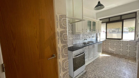 Apartamento T2 para Venda em Santa Iria de Azoia, São João da Talha e Bobadela