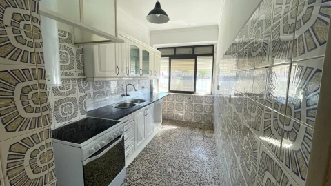 Apartamento T2 para Venda em Santa Iria de Azoia, São João da Talha e Bobadela