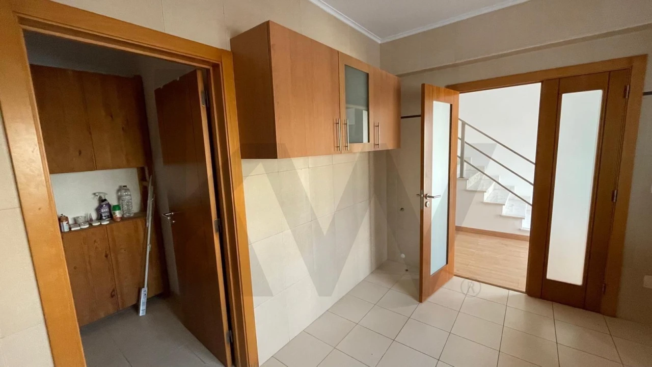 Moradia T3 para Venda em Santo Isidoro Foto 5