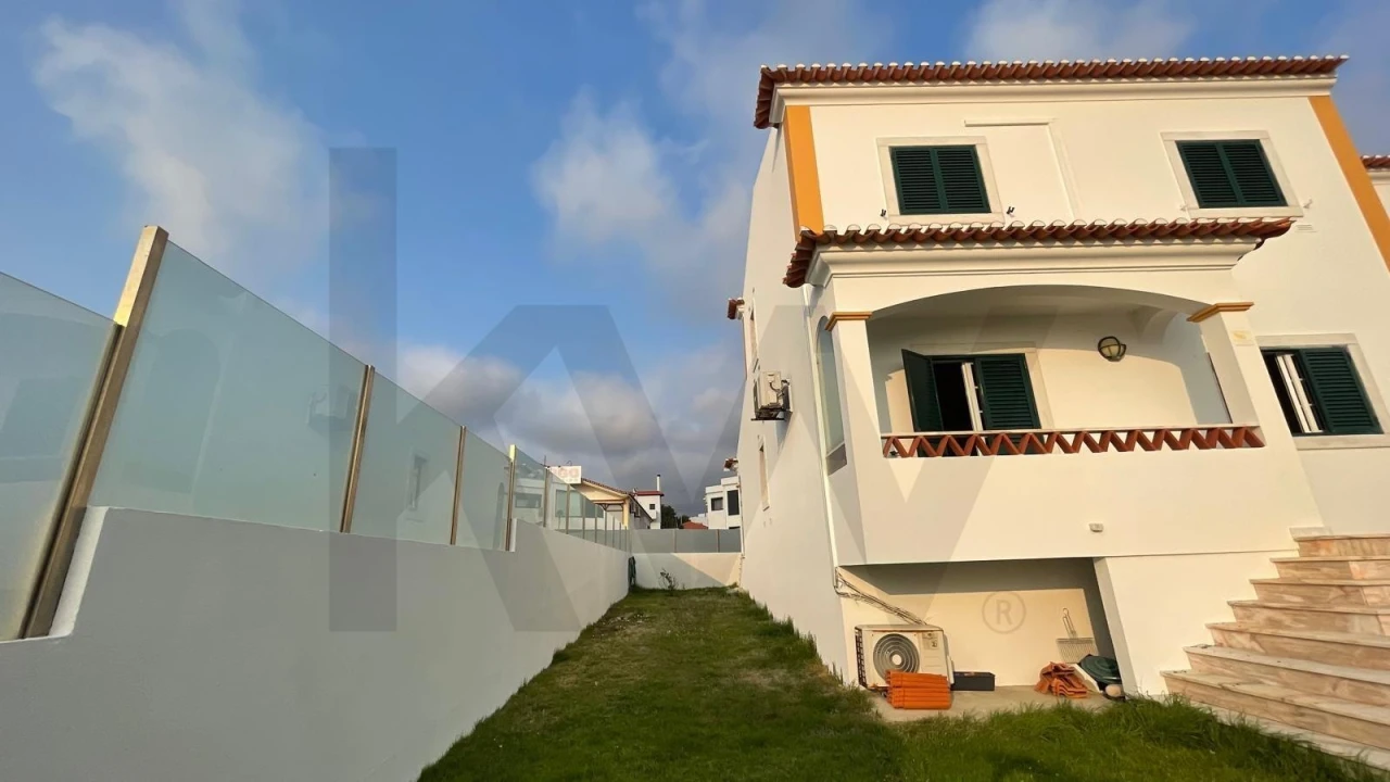 Moradia T3 para Venda em Santo Isidoro Foto 17