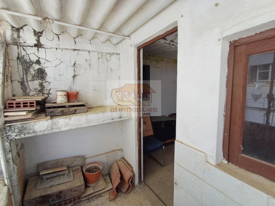 Moradia T2 para Venda em Santa Maria do Castelo e Santiago e Santa Susana Foto 13