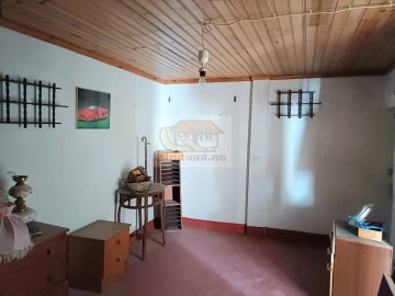 Moradia T2 para Venda em Santa Maria do Castelo e Santiago e Santa Susana