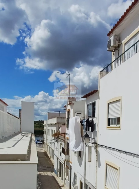 Moradia T2 para Venda em Santa Maria do Castelo e Santiago e Santa Susana