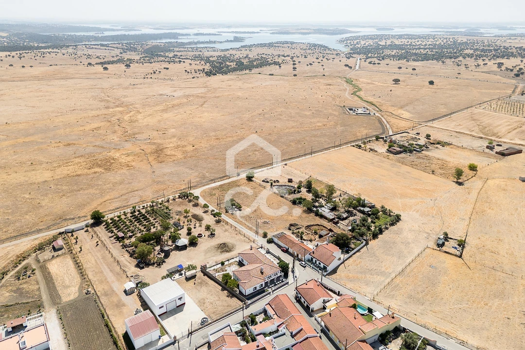 Moradia T4 para Venda em Campo e Campinho Foto 57