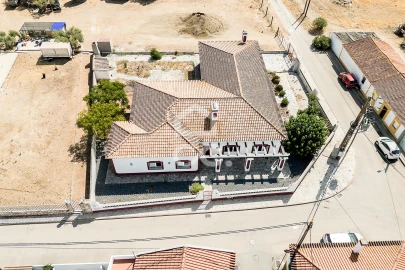 Moradia T4 para Venda em Campo e Campinho