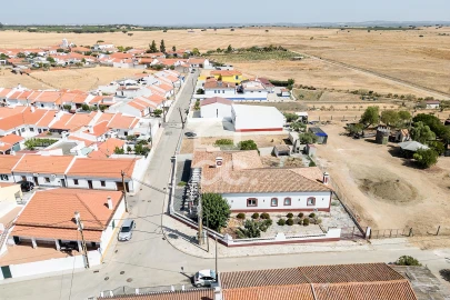 Moradia T4 para Venda em Campo e Campinho