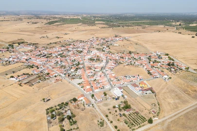 Moradia T4 para Venda em Campo e Campinho