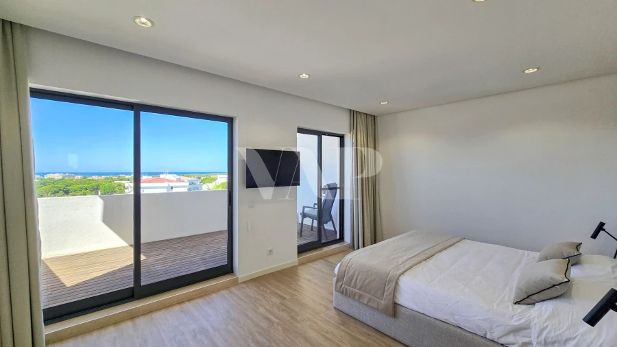 Apartamento T3 para Venda em Quarteira Foto 4
