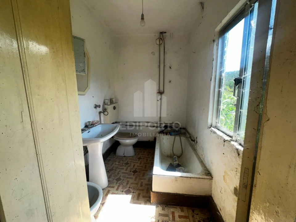 Quinta T4 para Venda em Sapardos Foto 28