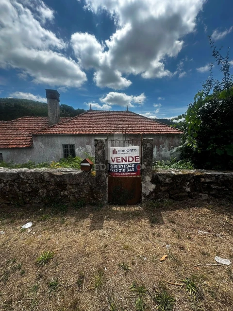 Quinta T4 para Venda em Sapardos