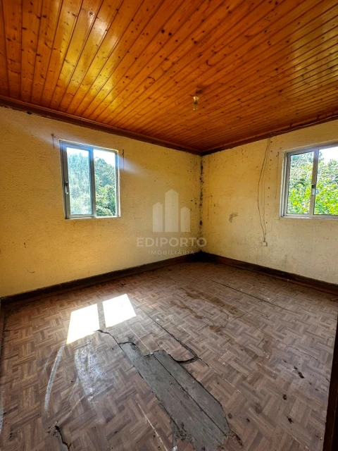 Quinta T4 para Venda em Sapardos