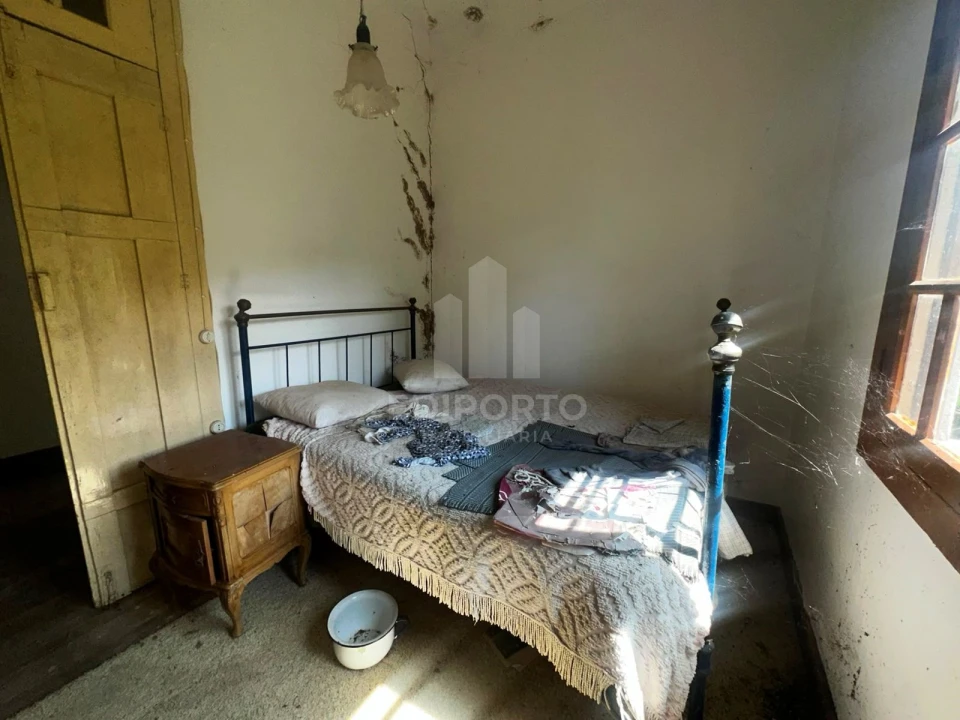 Quinta T4 para Venda em Sapardos Foto 25