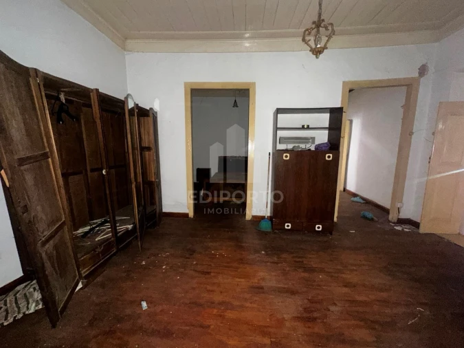 Quinta T4 para Venda em Sapardos Foto 16