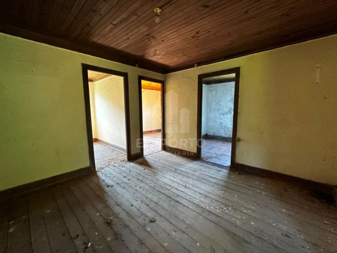 Quinta T4 para Venda em Sapardos Foto 54