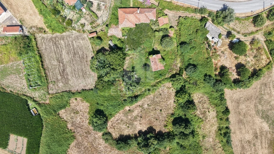 Quinta T4 para Venda em Sapardos Foto 80