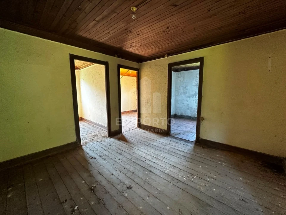 Quinta T4 para Venda em Sapardos Foto 54