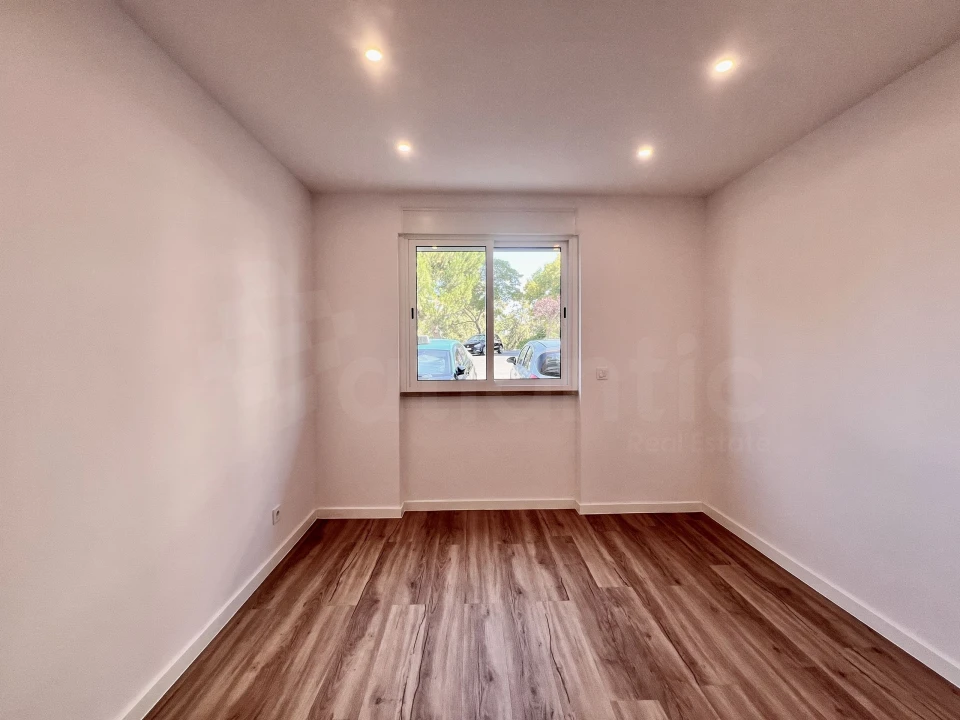 Apartamento T2 para Venda em Odivelas Foto 4