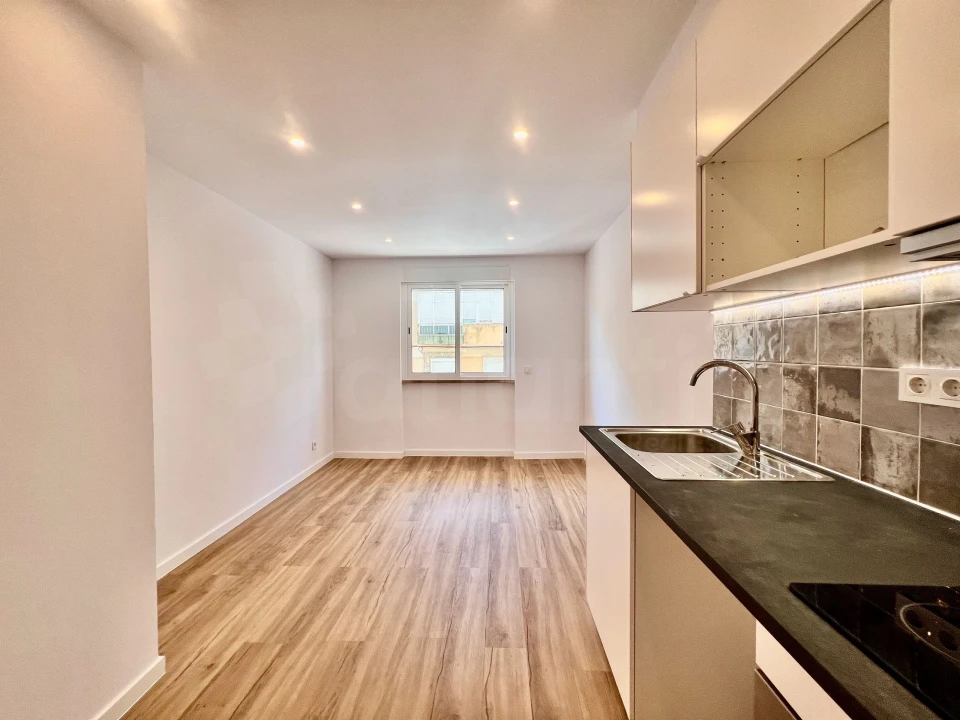 Apartamento T2 para Venda em Odivelas Foto 13