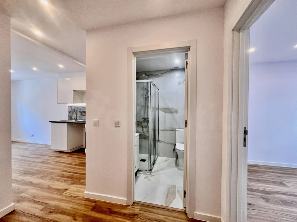 Apartamento T2 para Venda em Odivelas Foto 2