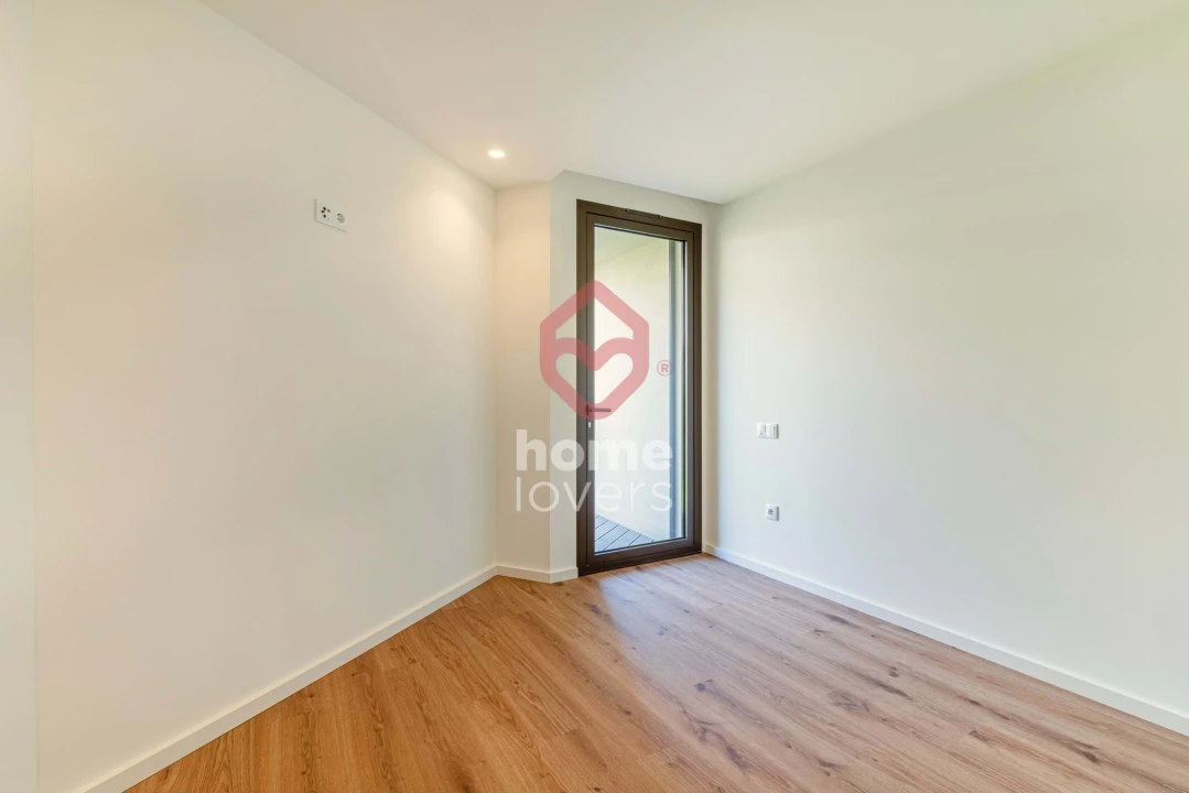 Apartamento T2 para Venda em Arcozelo Foto 13