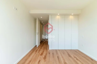 Apartamento T2 para Venda em Arcozelo