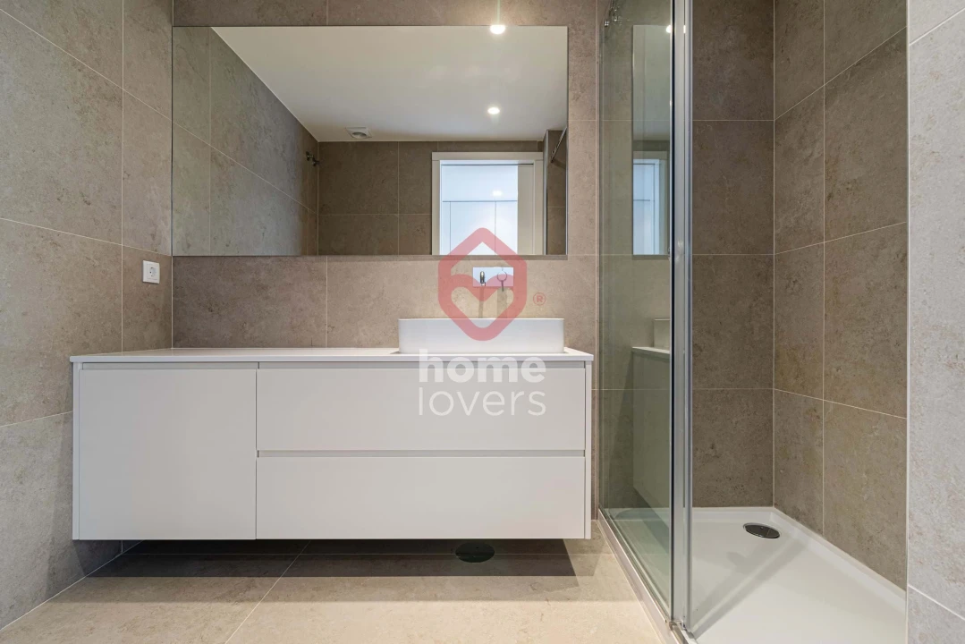 Apartamento T2 para Venda em Arcozelo Foto 16
