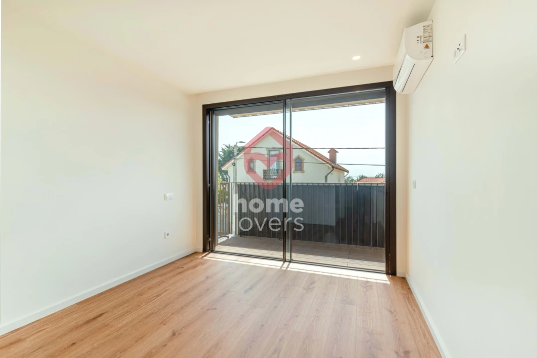 Apartamento T2 para Venda em Arcozelo Foto 11