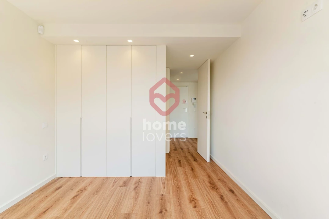 Apartamento T1 para Venda em Arcozelo Foto 15