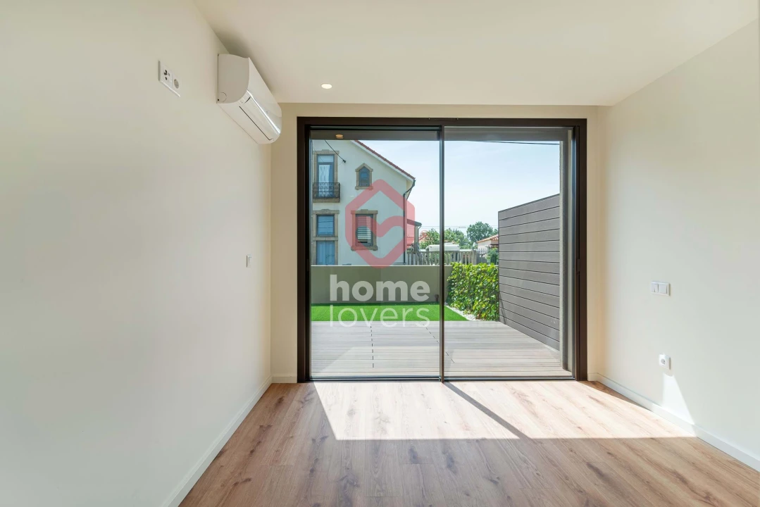 Apartamento T1 para Venda em Arcozelo Foto 15