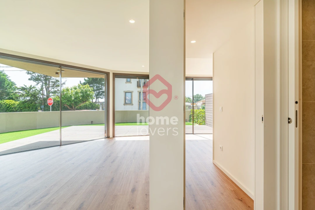 Apartamento T1 para Venda em Arcozelo Foto 14