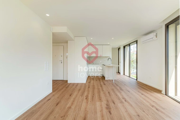 Apartamento T1 para Venda em Arcozelo Foto 7
