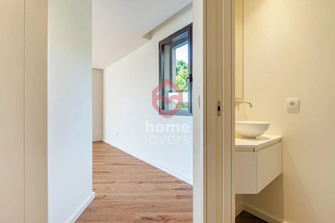 Apartamento T2 para Venda em Arcozelo Foto 8