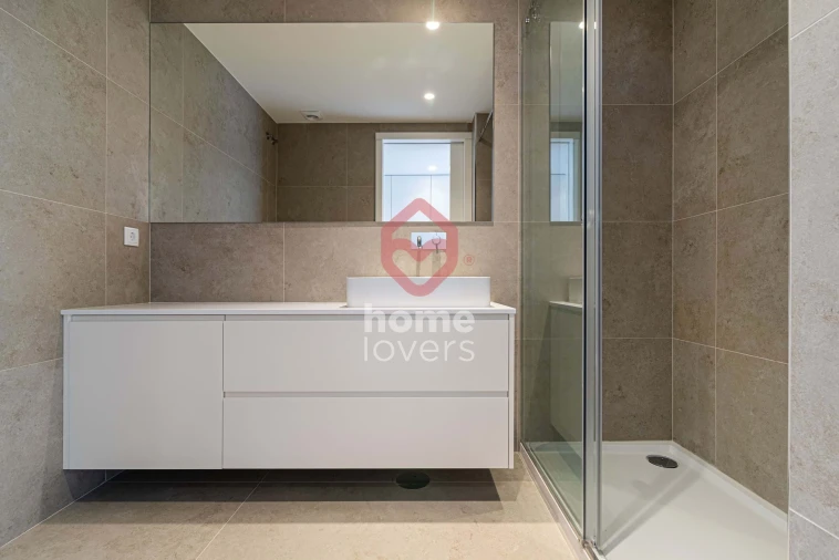 Apartamento T2 para Venda em Arcozelo Foto 15