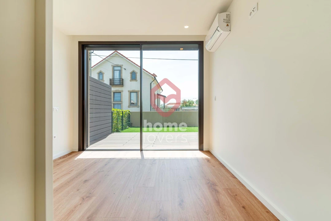 Apartamento T2 para Venda em Arcozelo Foto 11