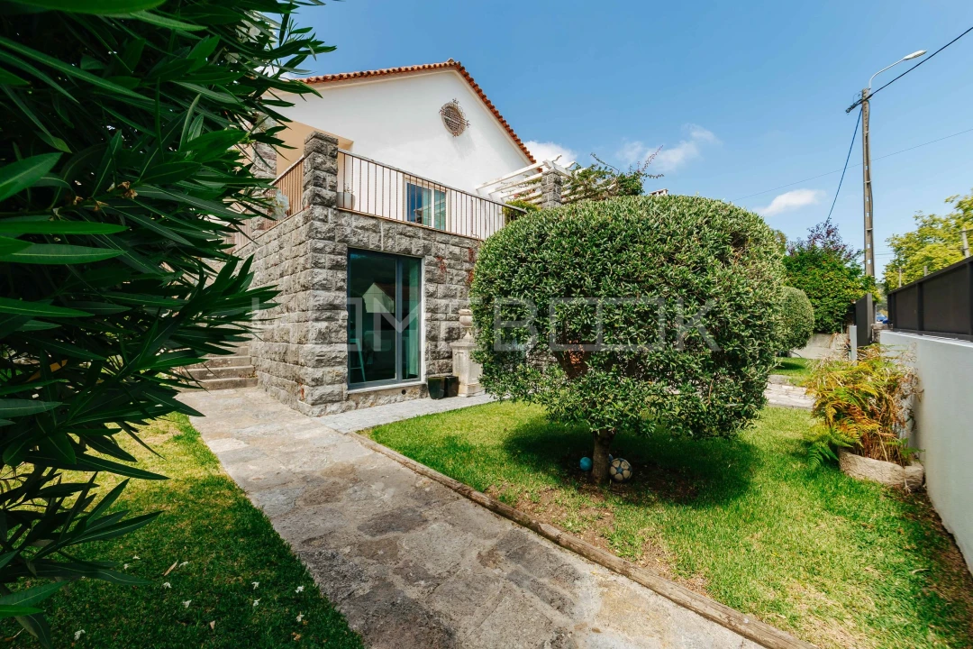 Moradia T4 para Venda em Agualva e Mira-Sintra Foto 3