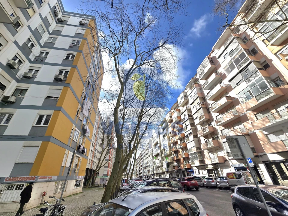 Apartamento T3 para Venda em Benfica Foto 2