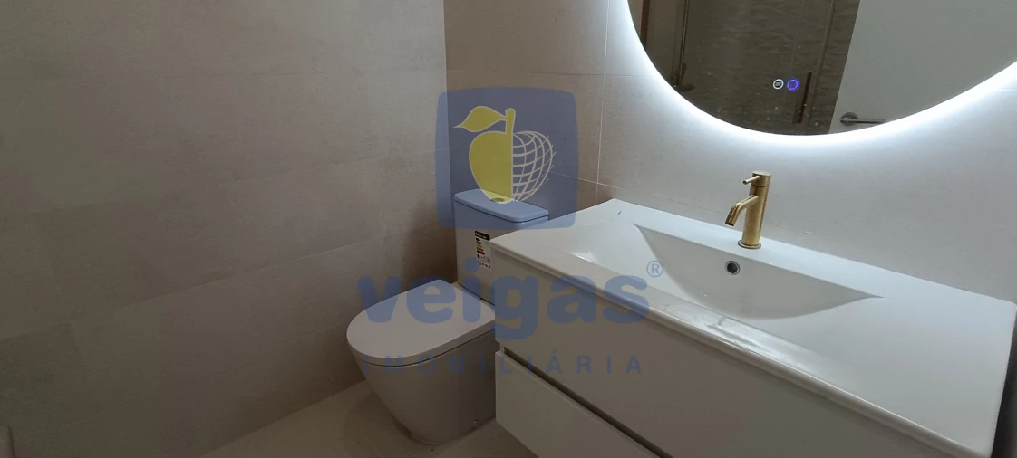 Apartamento T2 para Venda em Venteira Foto 24