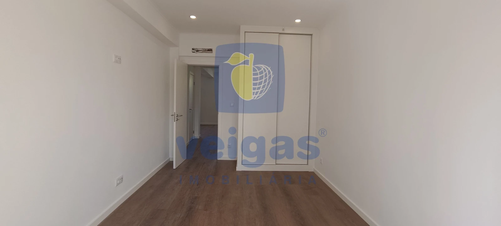 Apartamento T2 para Venda em Venteira Foto 3