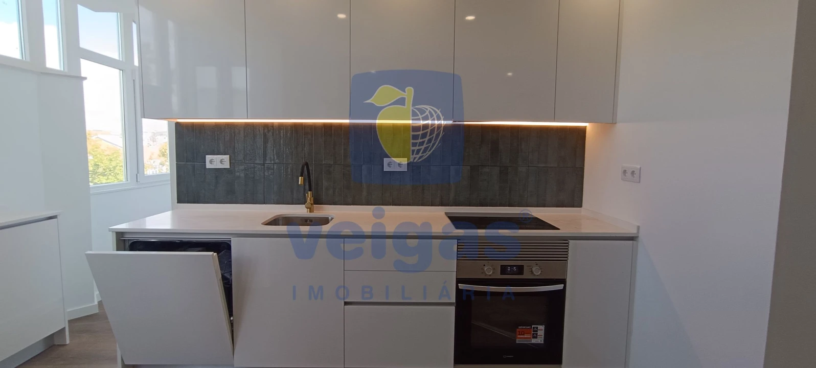 Apartamento T2 para Venda em Venteira Foto 7