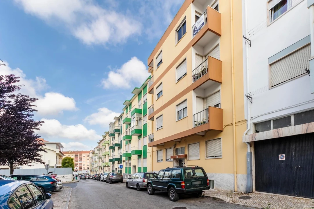 Apartamento T2 para Venda em Algueirão-Mem Martins Foto 35