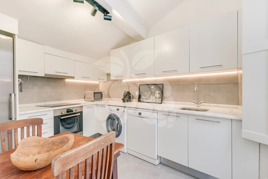 Apartamento T3 para Venda em Campo de Ourique Foto 3