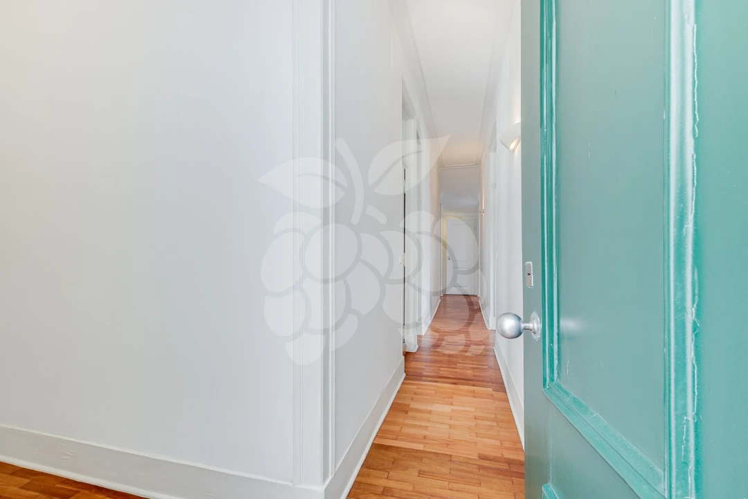Apartamento T3 para Venda em Campo de Ourique Foto 1