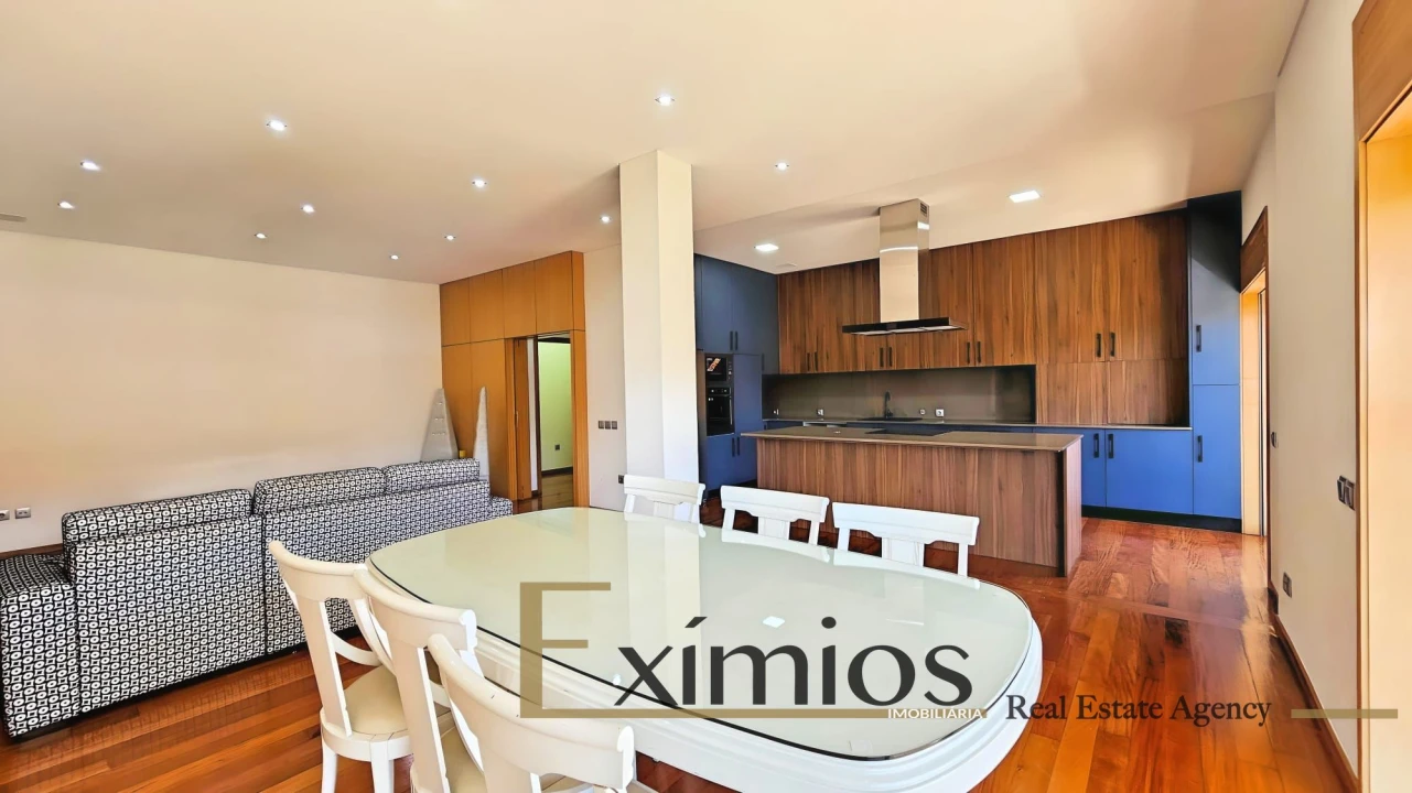 Apartamento T4 para Venda em Póvoa de Varzim, Beiriz e Argivai Foto 1