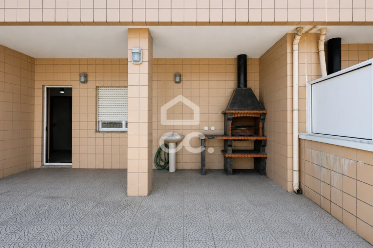 Apartamento T2 para Venda em Braga (Maximinos, Sé e Cividade) Foto 31