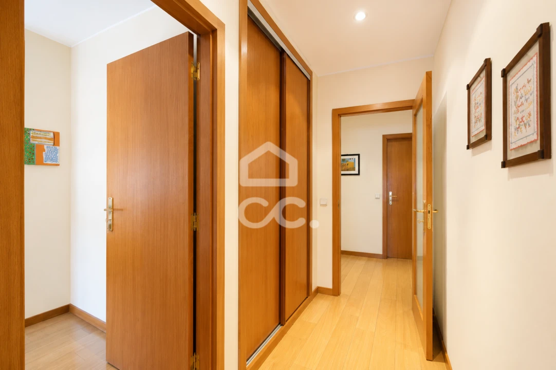 Apartamento T2 para Venda em Braga (Maximinos, Sé e Cividade) Foto 20