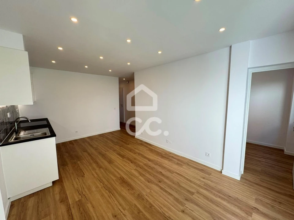 Apartamento T2 para Venda em Sacavém e Prior Velho Foto 9