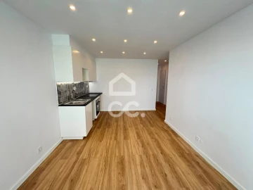 Apartamento T2 para Venda em Sacavém e Prior Velho