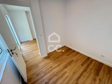 Apartamento T2 para Venda em Sacavém e Prior Velho