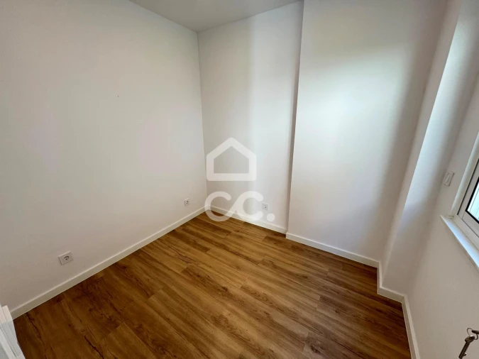 Apartamento T2 para Venda em Sacavém e Prior Velho Foto 18