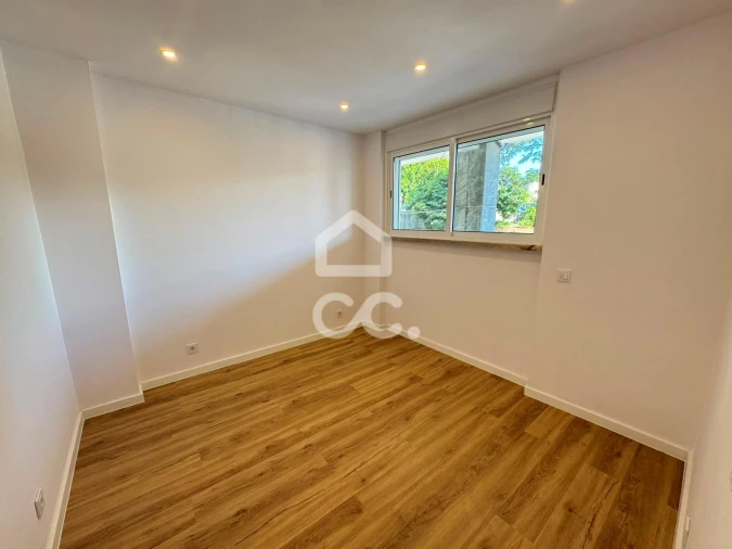 Apartamento T2 para Venda em Sacavém e Prior Velho Foto 12